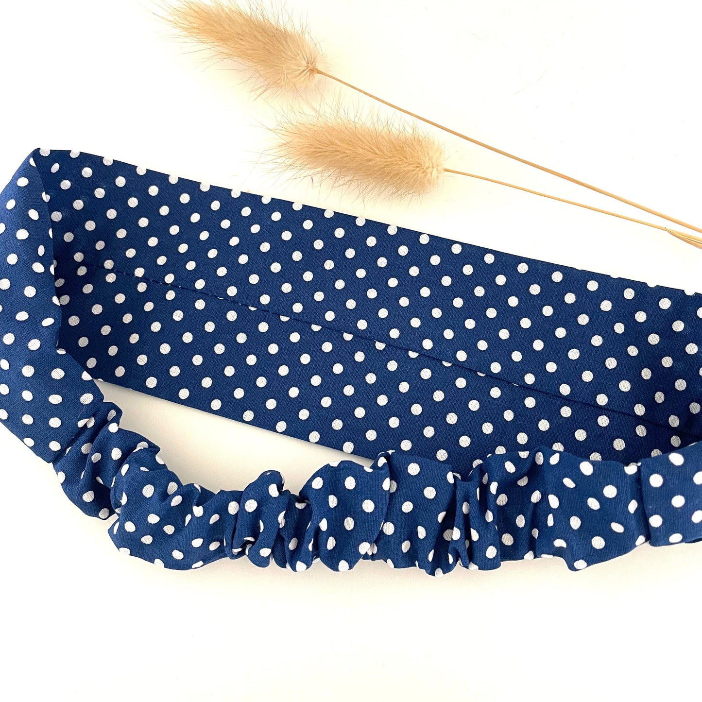 Bandeau cheveux bleu à pois fait main – coton doux, confortable et élastique