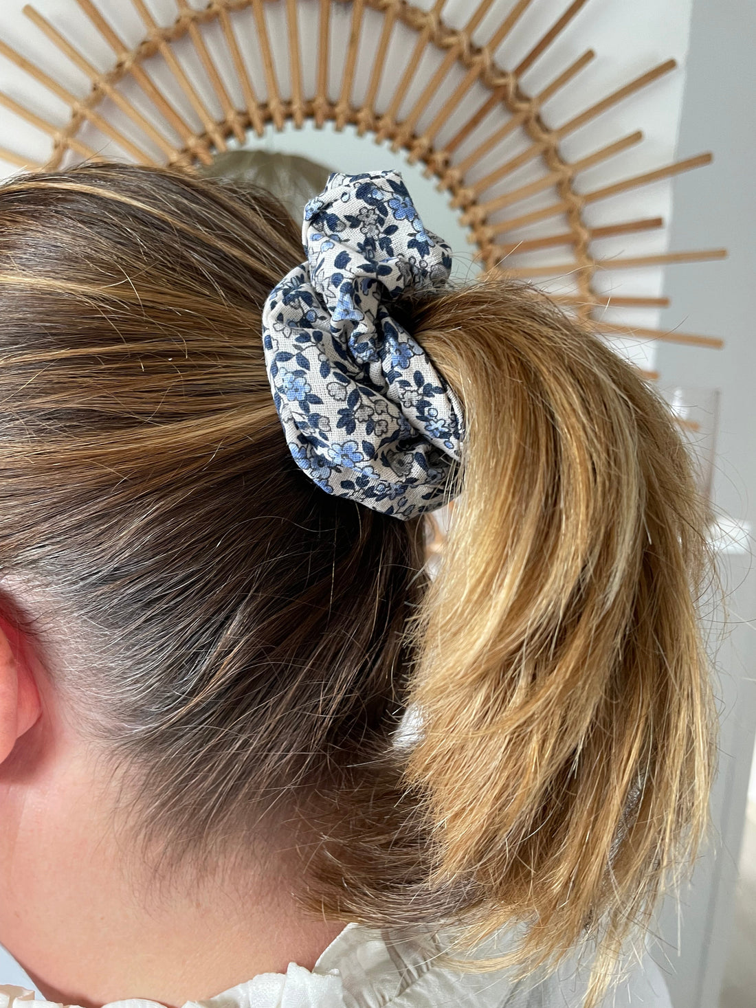 Chouchou cheveux fleuri bleu fait main Creasoiz
