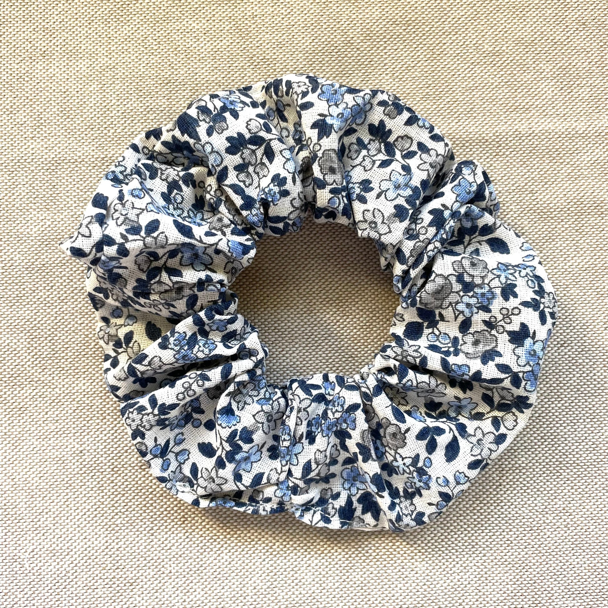 chouchou cheveux bleu liberty détail fait main Creasoiz